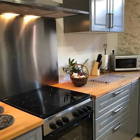 Beautiful Bastide House & Courtyard Garden 度假居 *